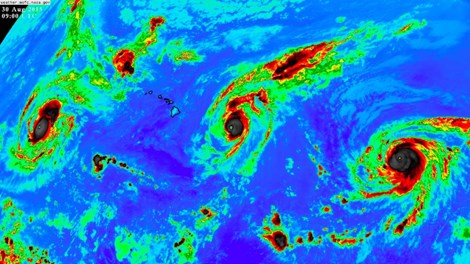 Thái Bình Dương lần đầu tiên xuất hiện cùng lúc ba siêu bão