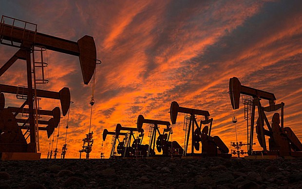 IMF: Tăng trưởng của các nước xuất khẩu dầu sẽ trì trệ nhiều năm do dầu mất giá