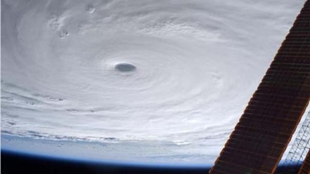 Mỹ cảnh báo siêu bão mạnh nhất 2015 gây 'sóng tử thần'
