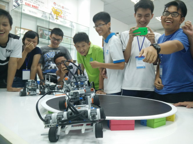 Người Việt mơ làm robot, dễ hay khó?