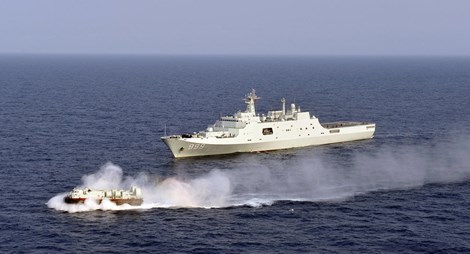 Tàu chiến Trung Quốc đang 'nhòm ngó' Bắc Cực?