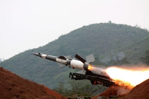 Việt Nam tự sản xuất tên lửa